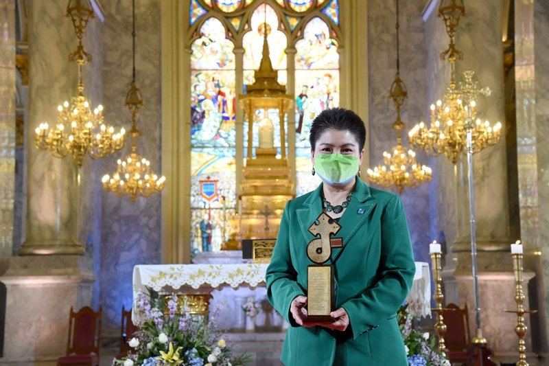 รางวัลสื่อมวลชนดีเด่นจากภาพยนตร์โฆษณา “ข้าวแกง - ความสุขที่ยั่งยืน คือกำไรที่มั่นคง”