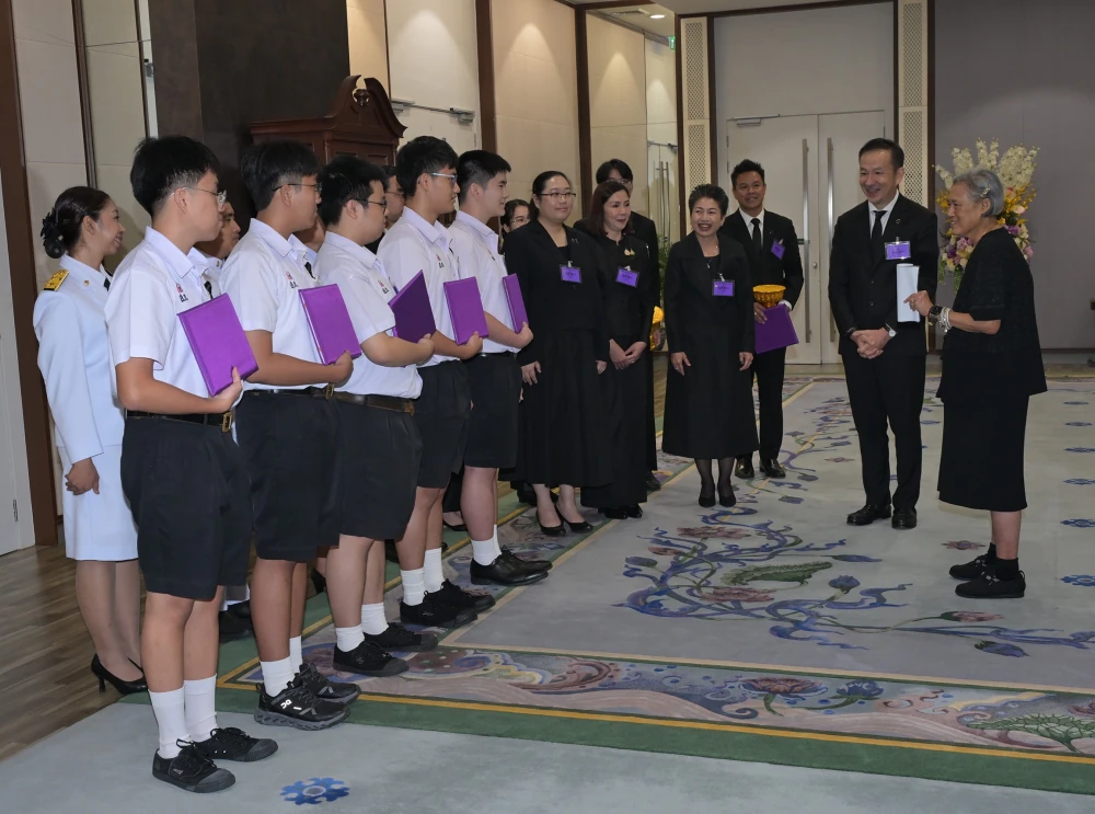 Her Royal Highness Princess Maha Chakri Sirindhorn Graciously Grants an Audience to Bangchak Executives, Organizers, and Winners of “Genwit: New Generation Geniuses” Season 2